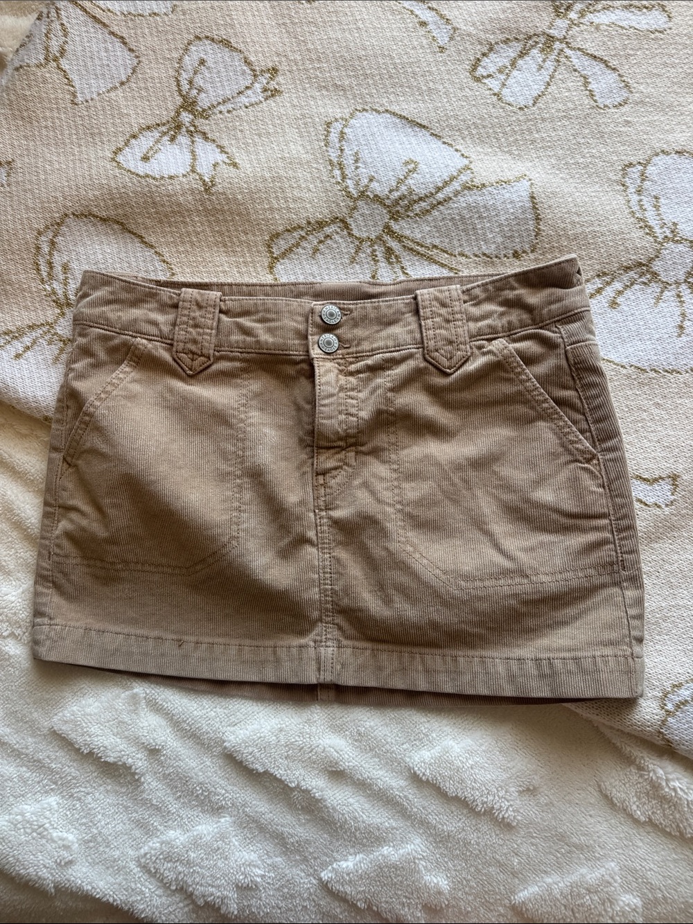 American Eagle Corduroy Tan Mini Skirt with Front Pockets, size 6